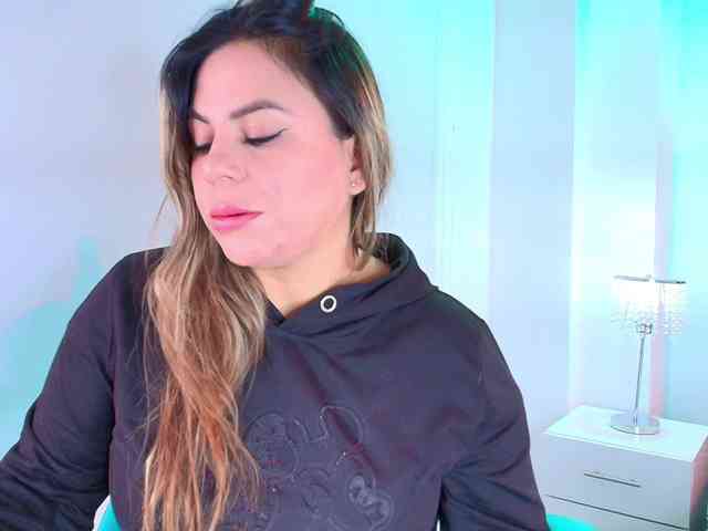 Lia-adams webcam