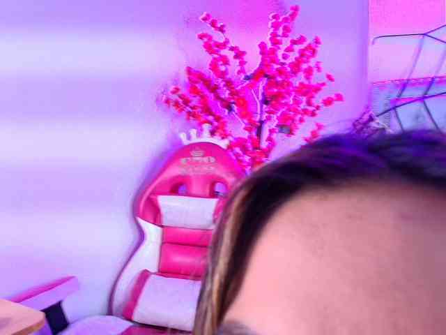 Lia-adams webcam