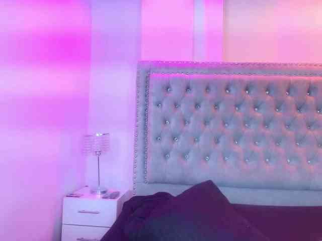 Lia-adams webcam