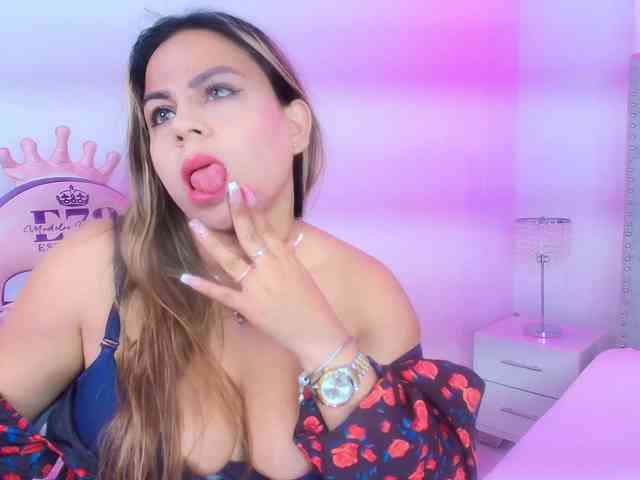 Lia-adams webcam