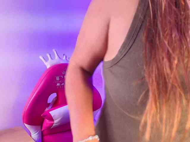 Lia-adams webcam