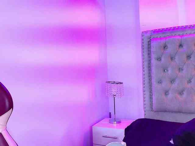Lia-adams webcam