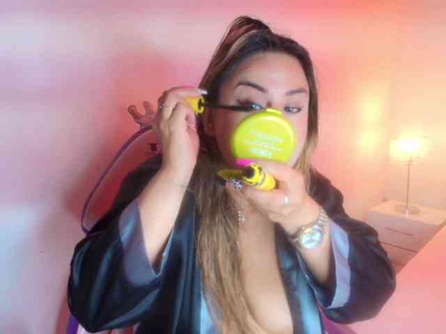 Lia-adams webcam