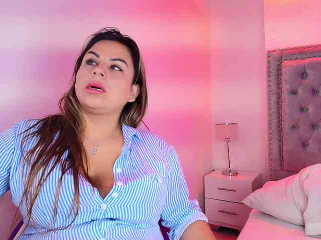 Lia-adams webcam