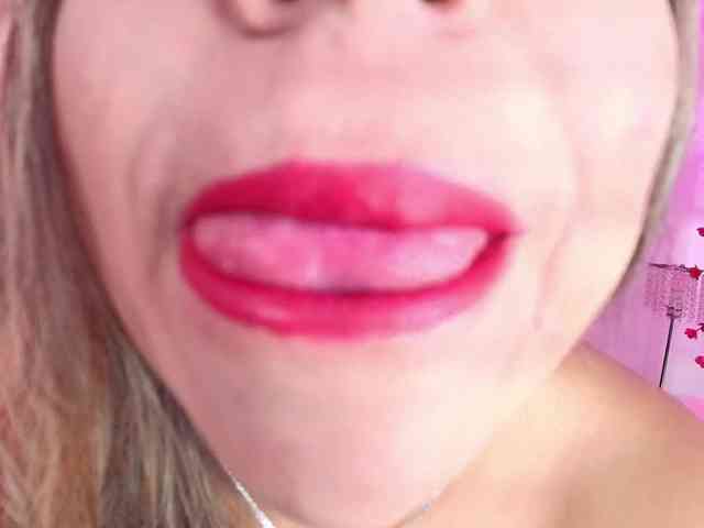 Lia-adams webcam