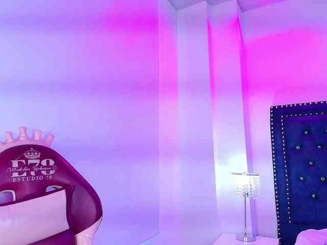 Lia-adams webcam