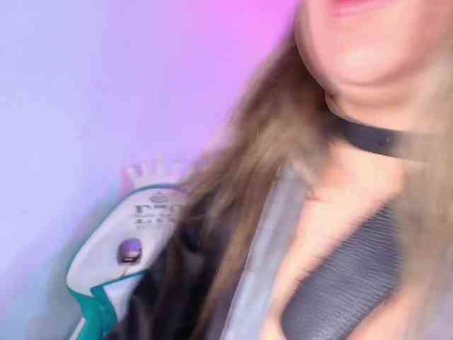 Lia-adams webcam