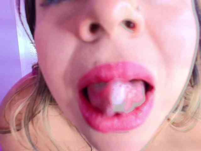 Lia-adams webcam