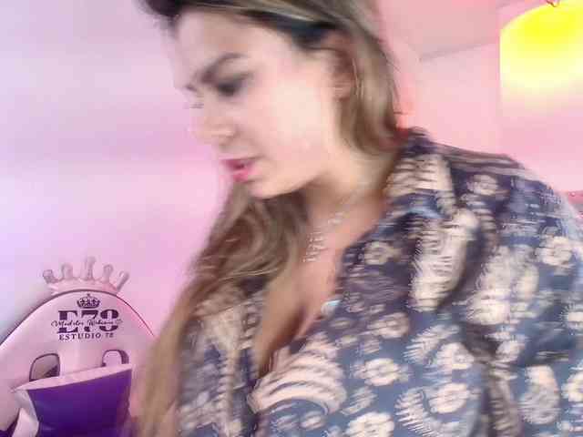 Lia-adams Live Webcam on BongaCams
