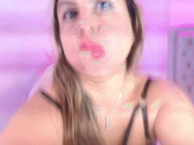 Lia-adams webcam