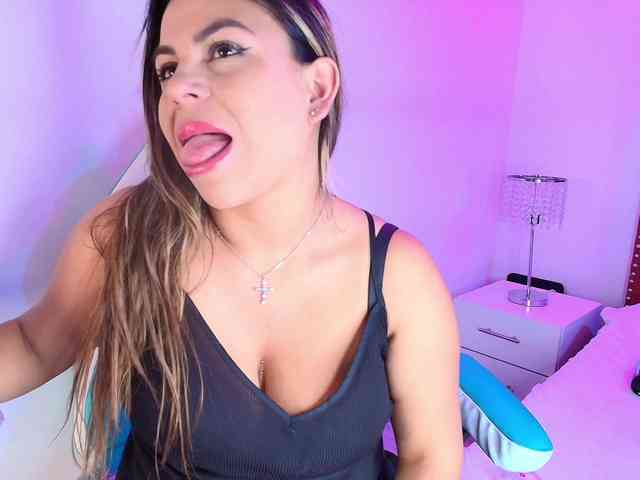 Lia-adams webcam