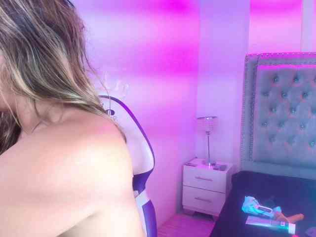 Lia-adams webcam