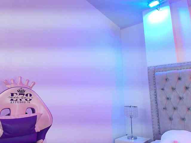 Lia-adams webcam
