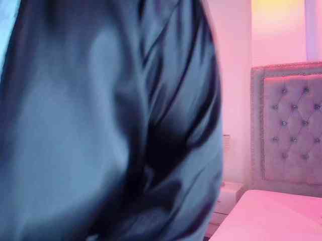 Lia-adams webcam