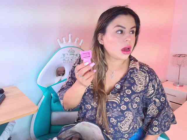 Lia-adams webcam