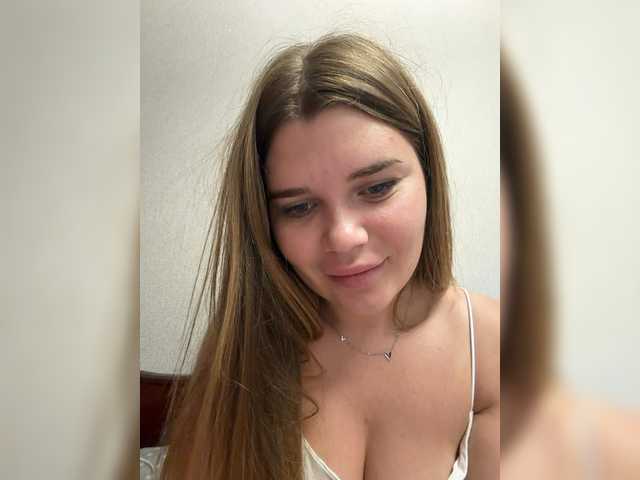 Ella12- live cam on BongaCams
