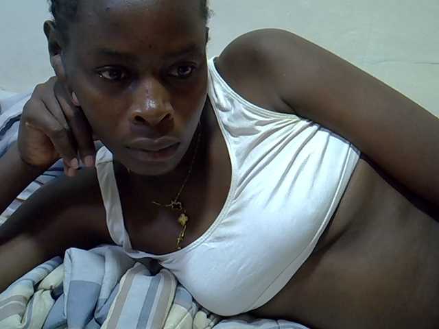 Sweetpussie live cam on BongaCams