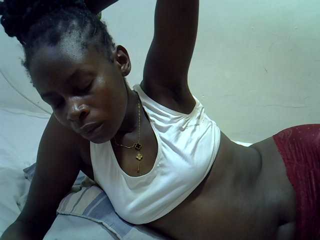 Sweetpussie live cam on BongaCams