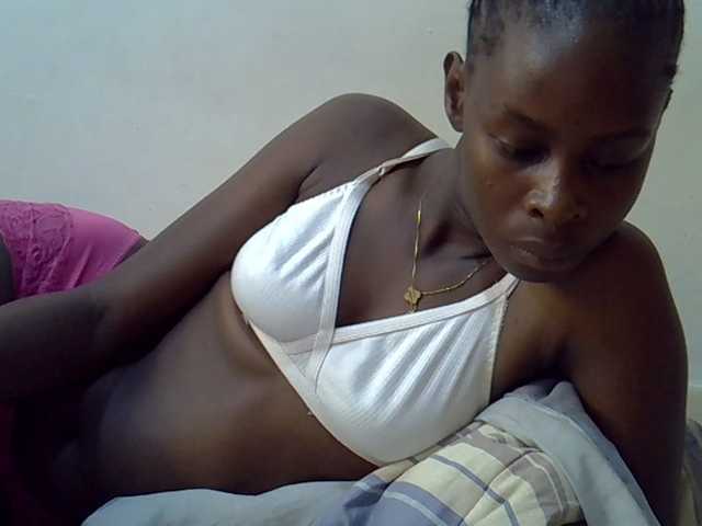 Sweetpussie live cam on BongaCams