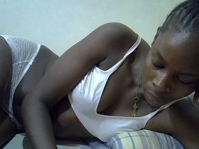 Sweetpussie live cam on BongaCams