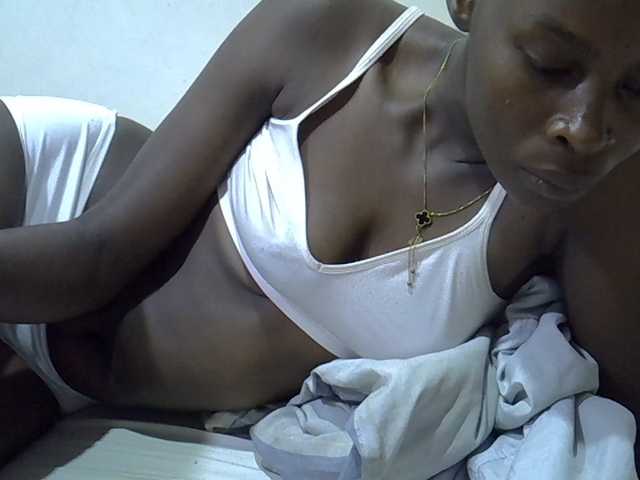 Sweetpussie live cam on BongaCams