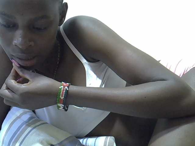 Sweetpussie live cam on BongaCams