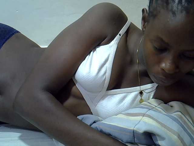 Sweetpussie live cam on BongaCams
