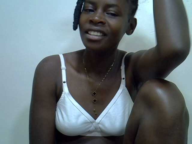 Sweetpussie's BongaCams show and profile