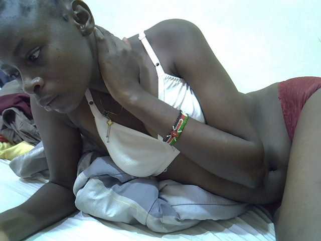 Sweetpussie live cam on BongaCams