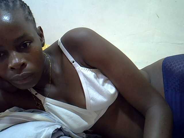 Sweetpussie live cam on BongaCams