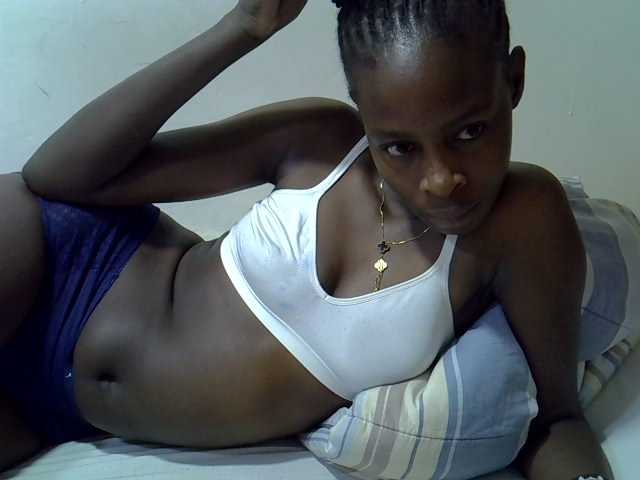 Sweetpussie live cam on BongaCams