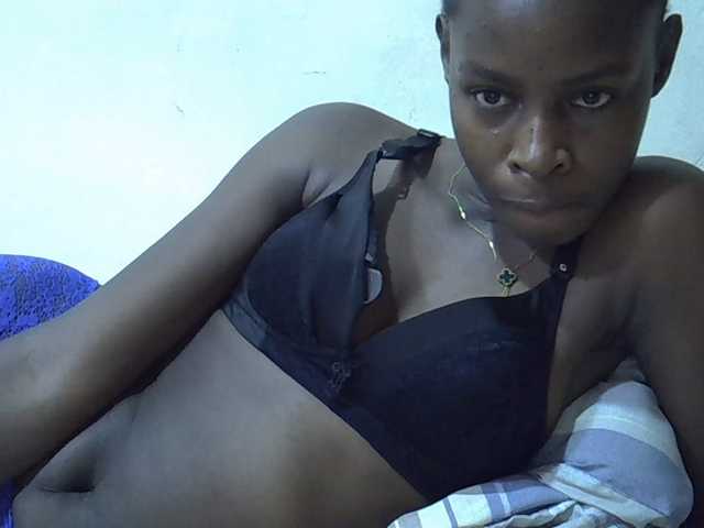 Sweetpussie live cam on BongaCams
