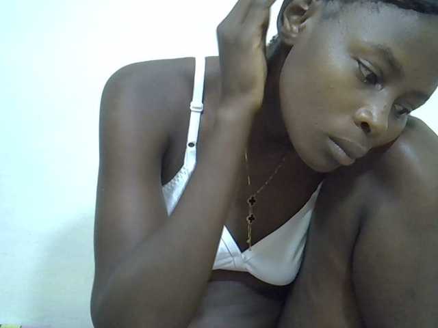 Sweetpussie Live Cam and Statistics on UnifiedCams