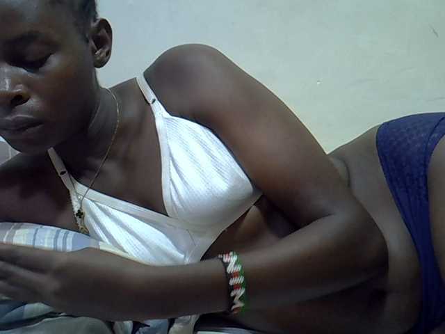 Sweetpussie live cam on BongaCams