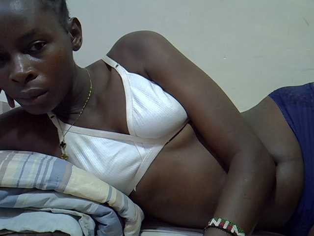 Sweetpussie live cam on BongaCams
