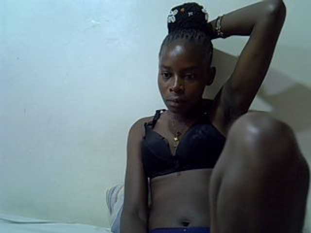 Sweetpussie live cam on BongaCams