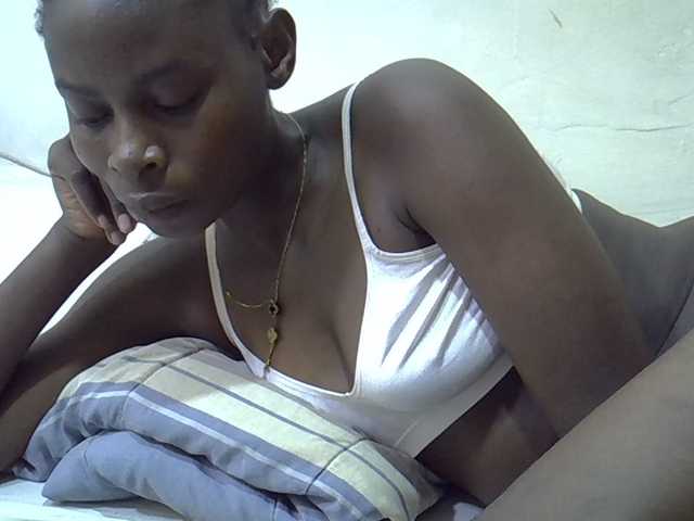Sweetpussie live cam on BongaCams
