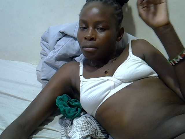 Sweetpussie live cam on BongaCams