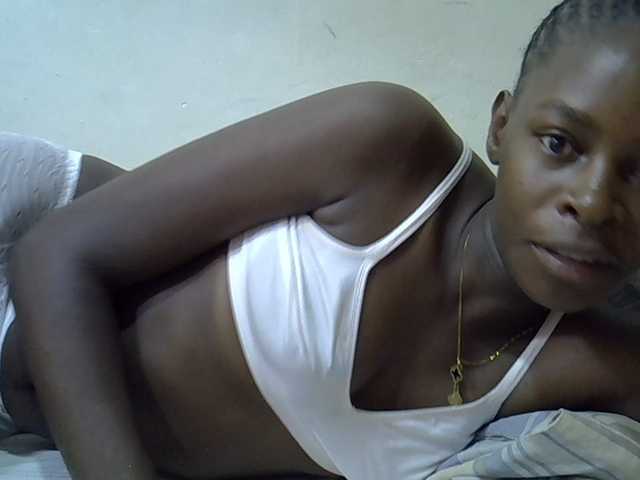 Sweetpussie live cam on BongaCams