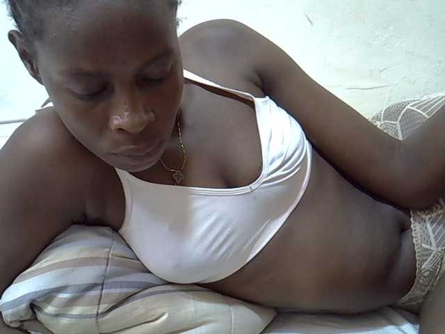 Sweetpussie live cam on BongaCams