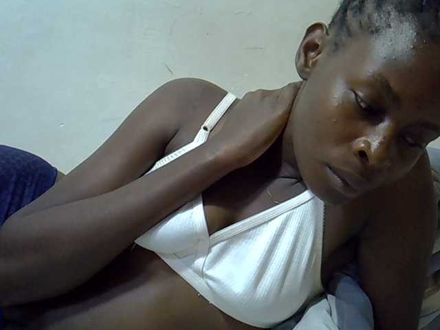 Sweetpussie live cam on BongaCams