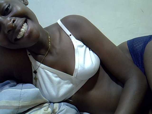 Sweetpussie live cam on BongaCams