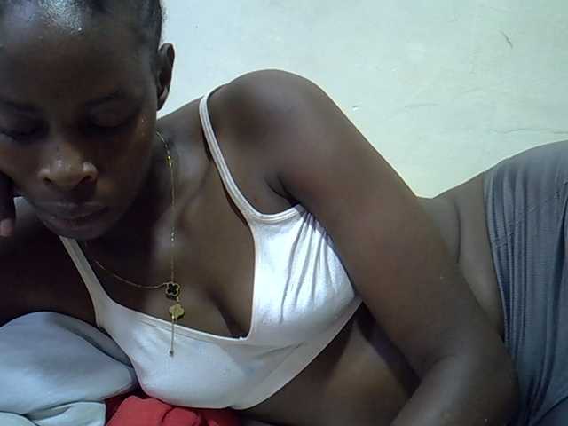 Sweetpussie live cam on BongaCams