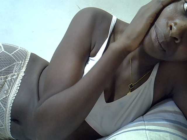Sweetpussie live cam on BongaCams