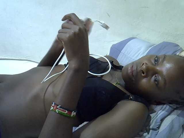Sweetpussie live cam on BongaCams