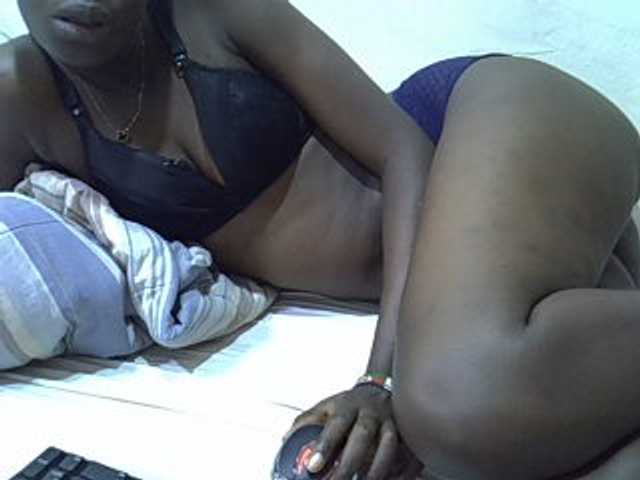 Sweetpussie live webcam show