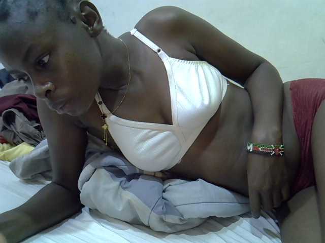Sweetpussie live cam on BongaCams