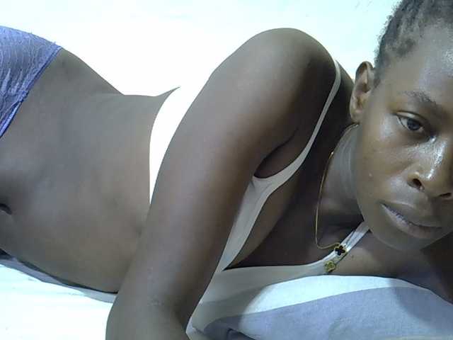 Sweetpussie live cam on BongaCams