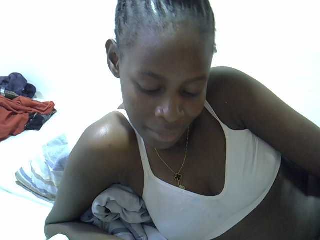Sweetpussie live cam on BongaCams