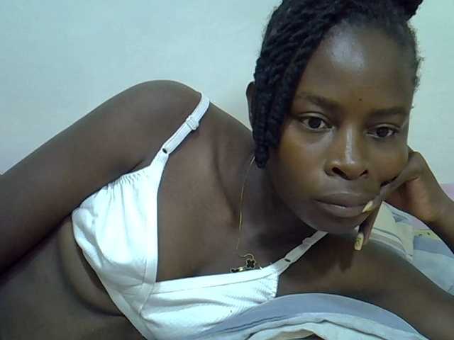 Sweetpussie's BongaCams show and profile